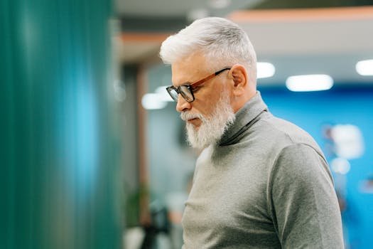 Descubra por que empreender depois dos 40 anos é uma das tendências mais lucrativas de 2026. Entenda as vantagens estratégicas da maturidade e os melhores modelos de negócio.