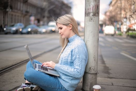  Renda muda todo mês? Aprenda a montar um Orçamento para Autônomos e Freelancers e conquiste a estabilidade financeira trabalhando por conta própria.
