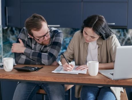 Dinheiro é motivo de briga no relacionamento? Aprenda a organizar as Finanças em Casal de forma saudável e conquiste a prosperidade financeira a dois.